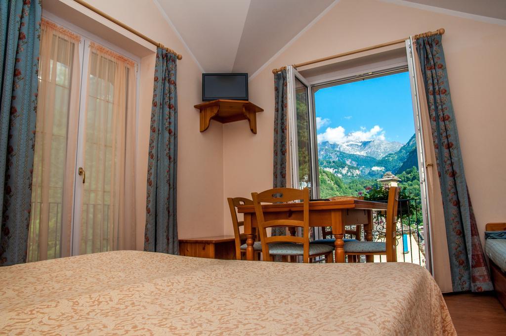 Albergo Meuble Vecchio Scarpone Baceno Habitación foto